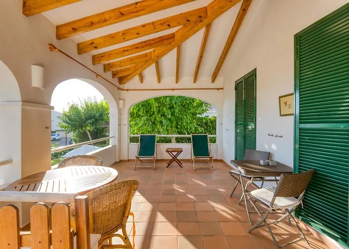 Beatriz Villa Santo Tomás