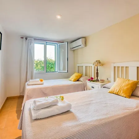 Beatriz Villa Santo Tomás